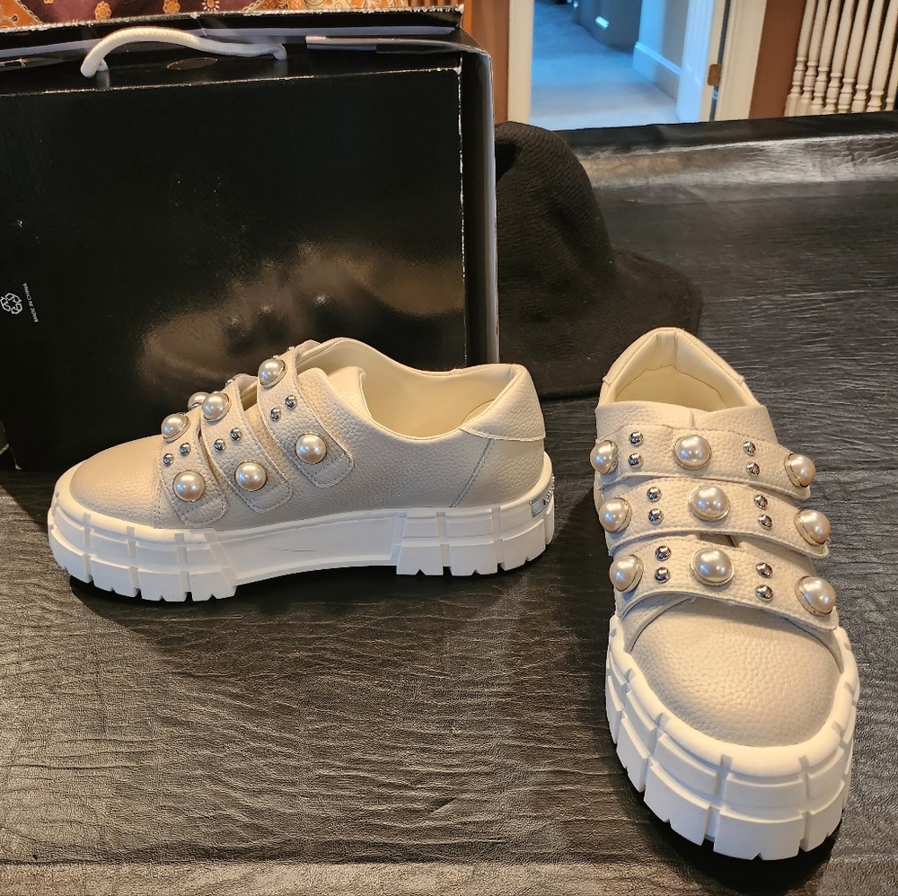 Karl Lagerfeld Platform "Tumbled Leather" Bejeweled sneakers